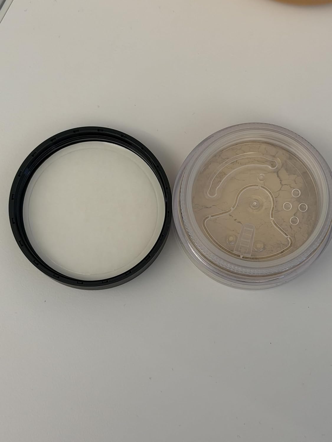 bareMinerals Original Matte Loose Powder Foundation SPF 15, Clean Mineral Powder Face Makeup, Sheer-to-Full Coverage, Reduces Shine, Dermatologist-Tested, Skin-improving Makeup For Sensitive Skin