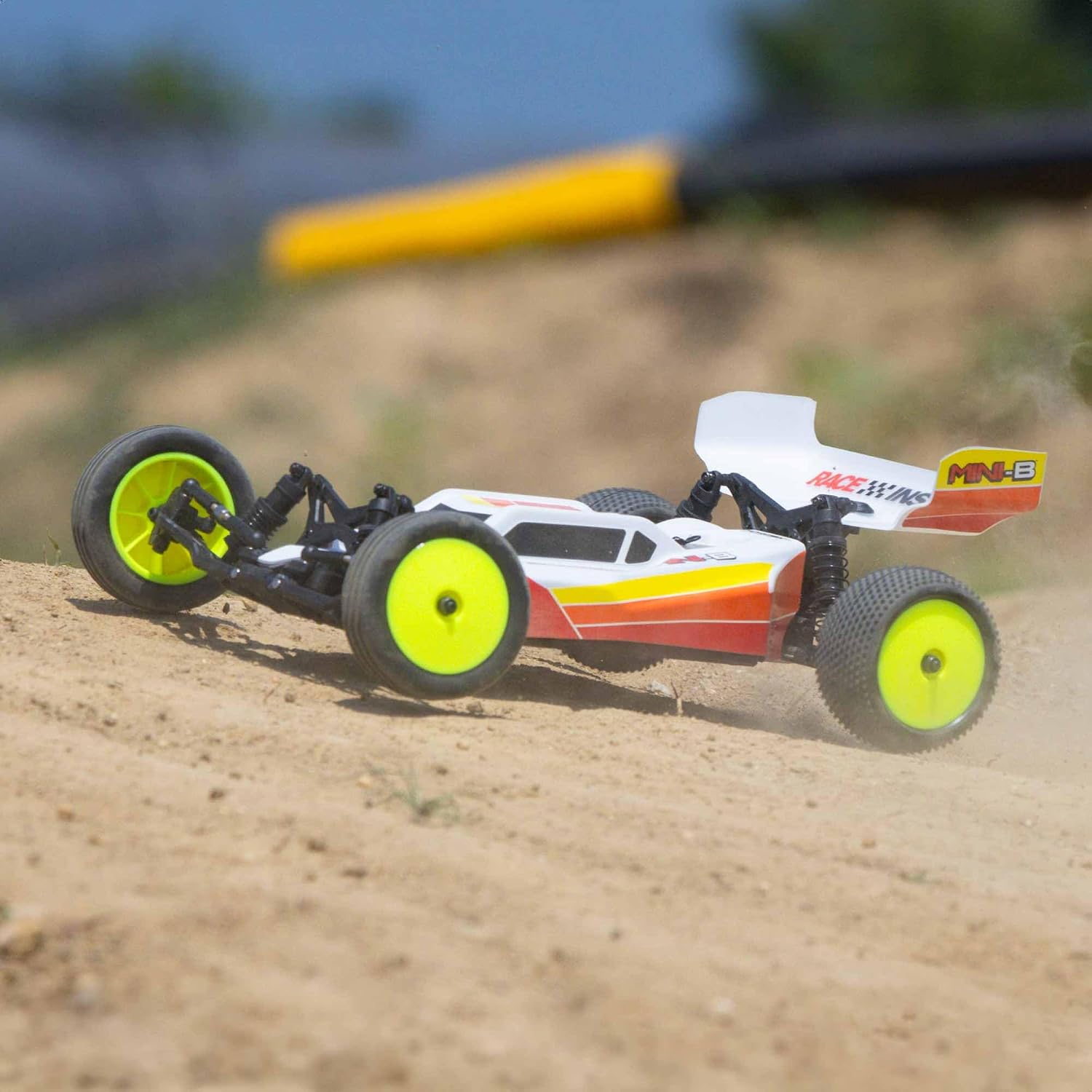 Losi 1/16 Mini-B 2 Wheel Drive Buggy Brushless RTR Red LOS01024T1