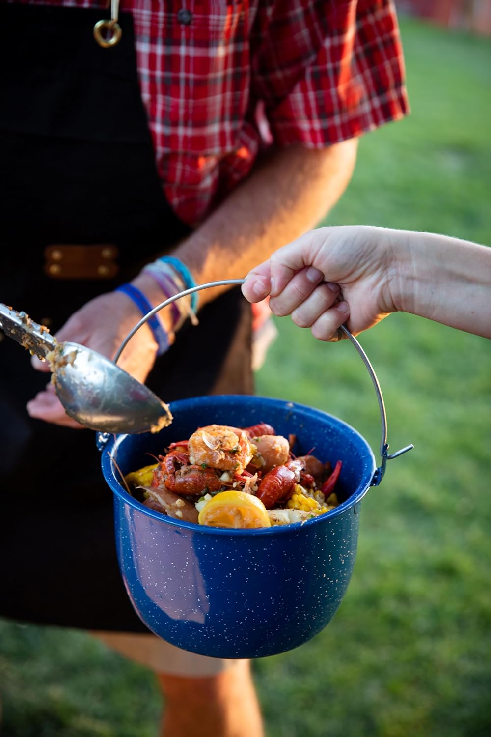 GSI Outdoors Convex Kettle for Soup, Stew, or Water Pot - Camping, Enamelware, 4.25 qt