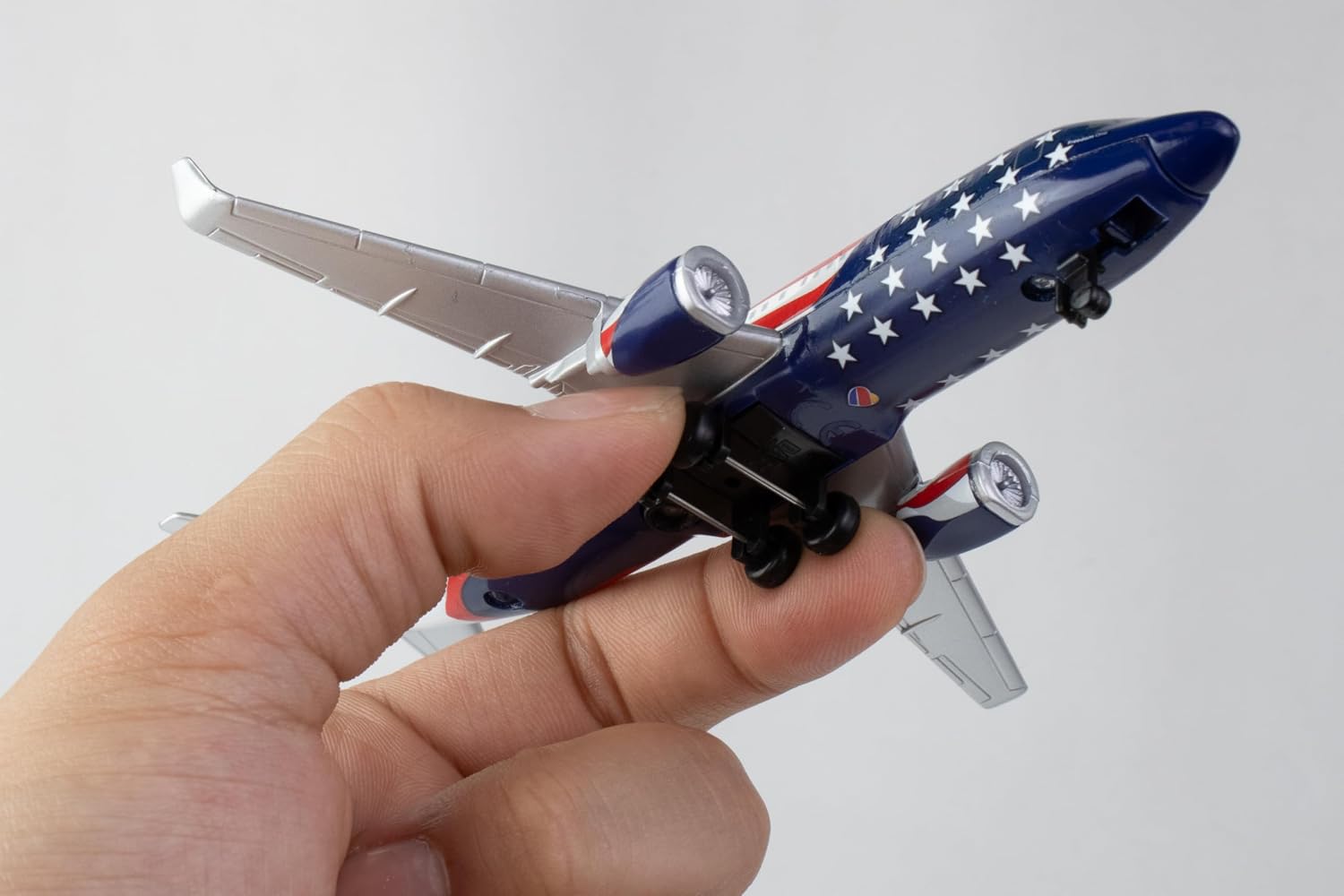 Daron Southwest Airlines Die-Cast Model Airplane Toy