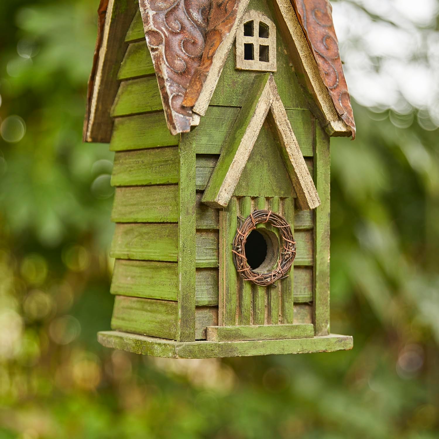 Glitzhome Bird Houses for Outside,10" H Rustic Wooden Bird House Garden Distressed Decorative Birdhouse for Outdoors, Hanging Birdhouse for Bluebird Hummingbird Wren Finch Cardinals Cedar