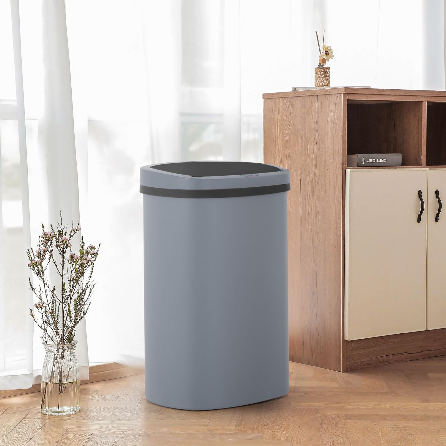 FDW | 13 Gallon Stainless Steel Trash Can with Lid | Silver