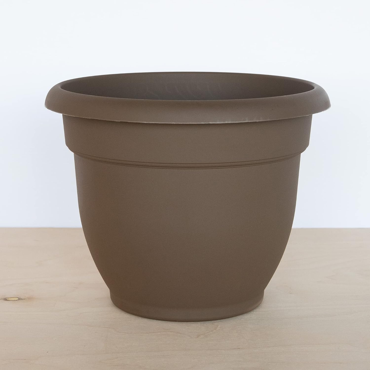 Bloem Ariana Pot Planter: 16" - Black - Durable Resin Pot, for Indoor and Outdoor Use, Gardening, Self Watering Disk Included, 6 Gallon Capacity