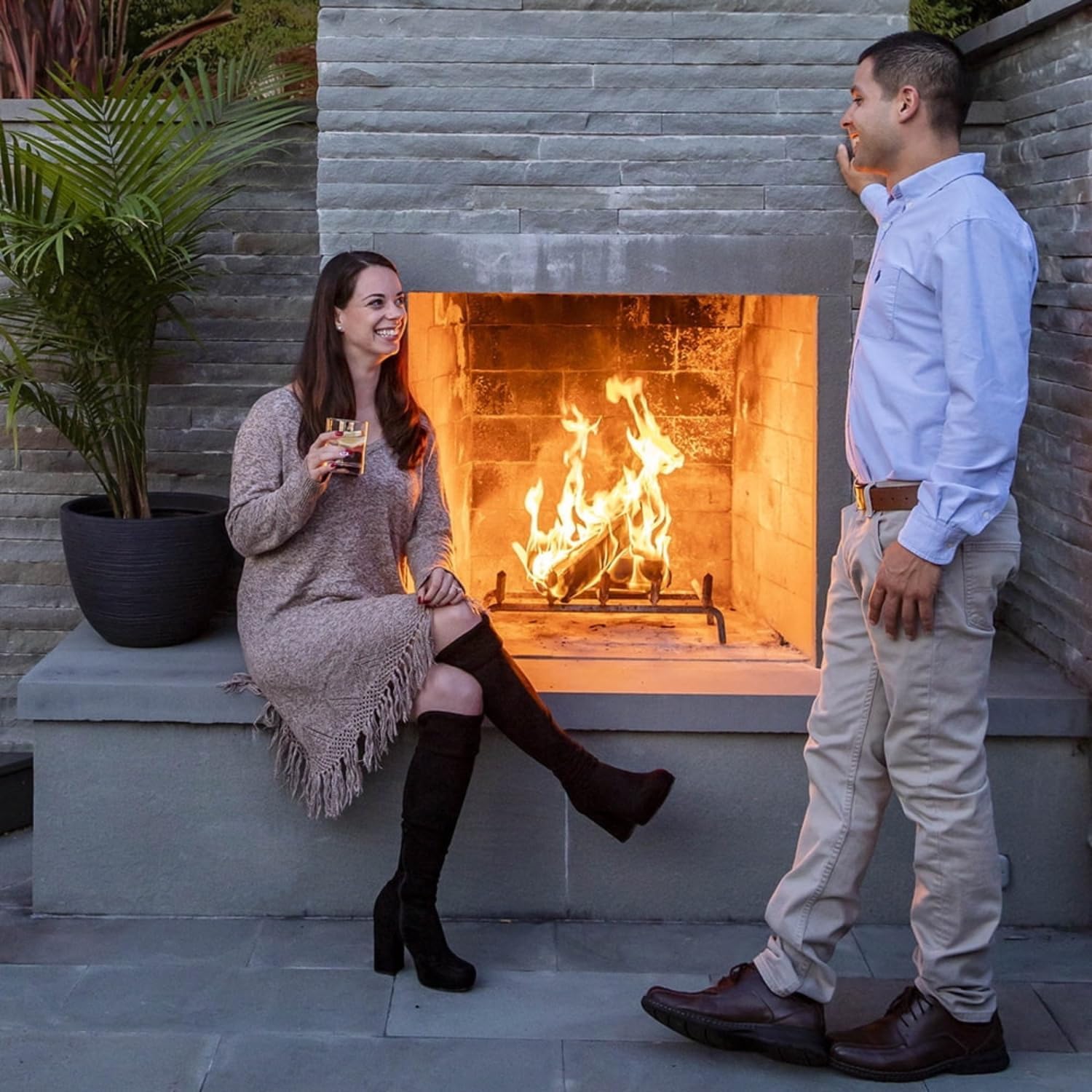 Duraflame Outdoor Firelogs – Crackling Fire Logs for Fire Pits, Camping, Bonfires & Backyard Fires, Easy-Light Firewood Alternative (1 Box)