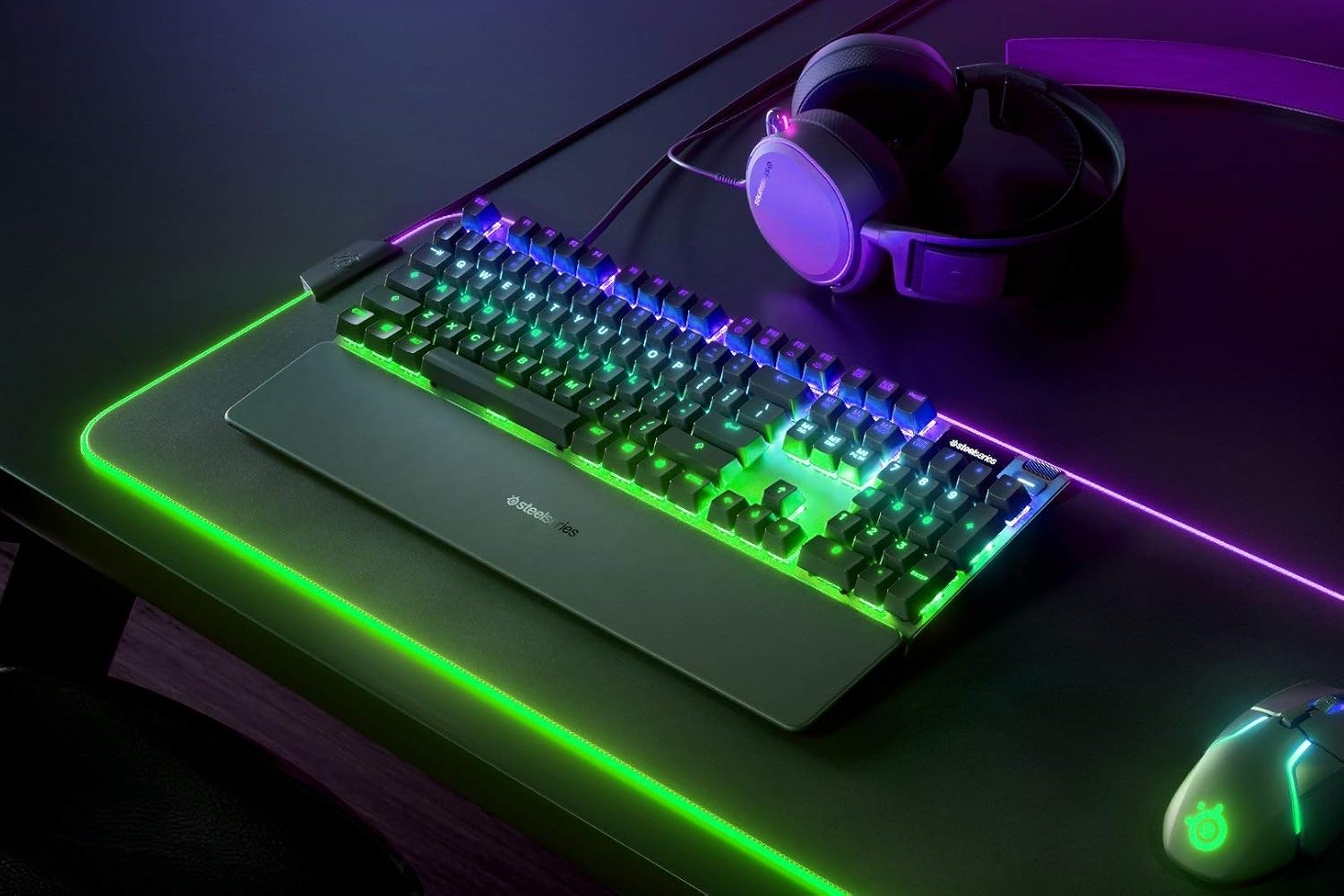 SteelSeries Apex Pro - HyperMagnetic Gaming Keyboard - World's Fastest Keyboard - Adjustable Actuation - OLED Screen - RGB - USB Passthrough​
