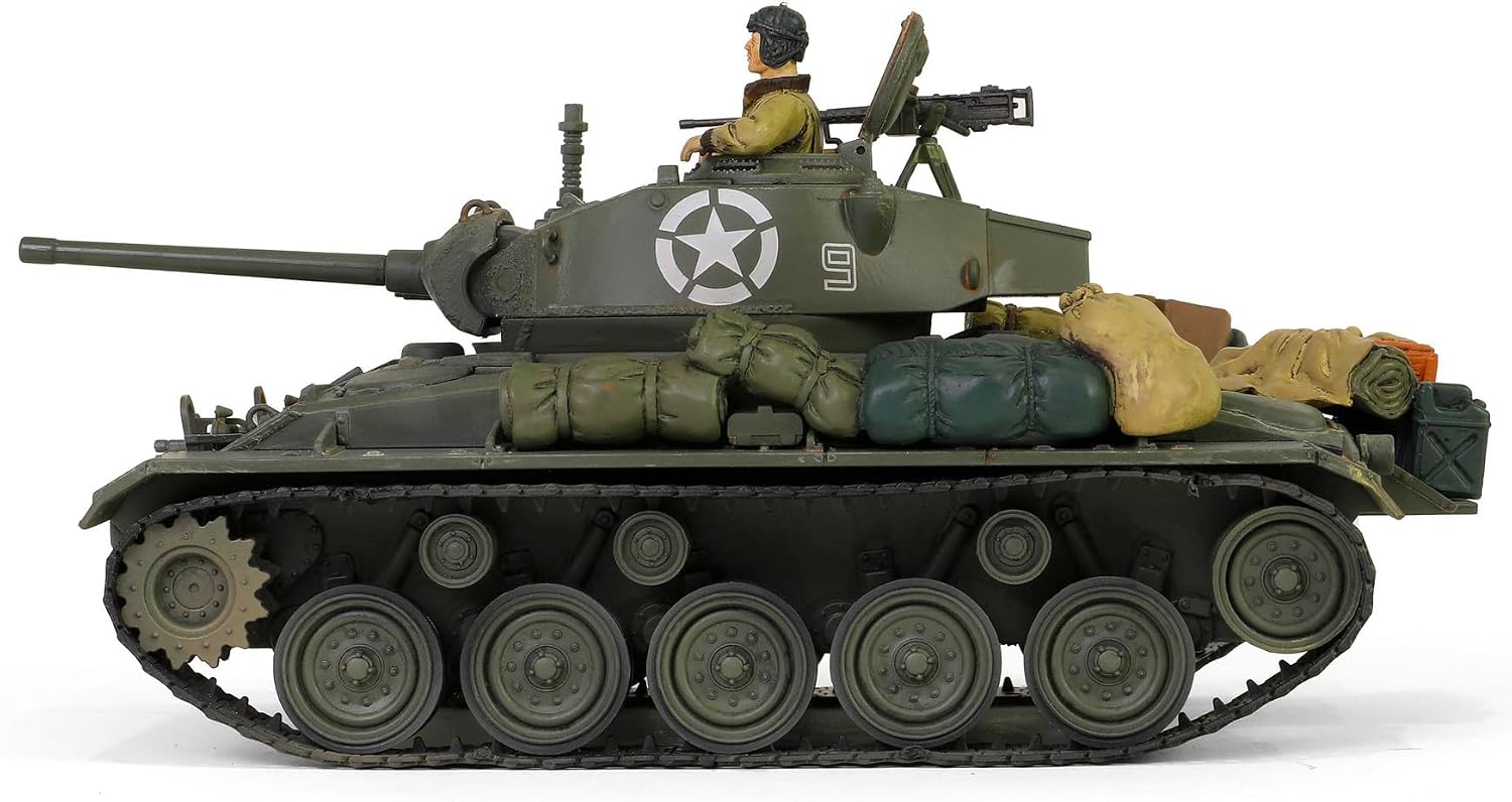 Forces of Valor 1:32 US M24 Chaffee March 1945 Comp. D. Stand Model, Model Building, Diorama Model, Military Model Building, Die-Cast Model