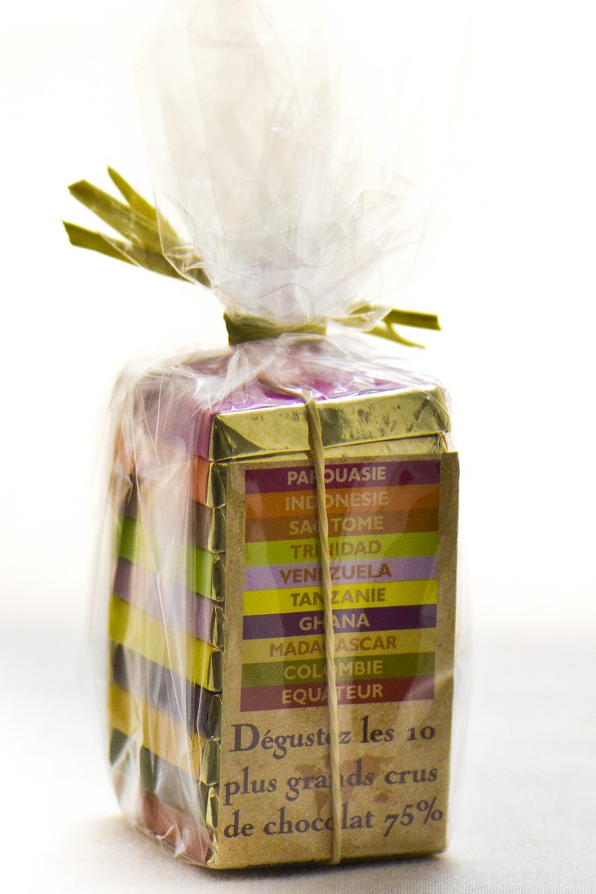 Pralus Pyramid - Mini Pyramide des Tropiques - 10 Dark Chocolates from Around the World