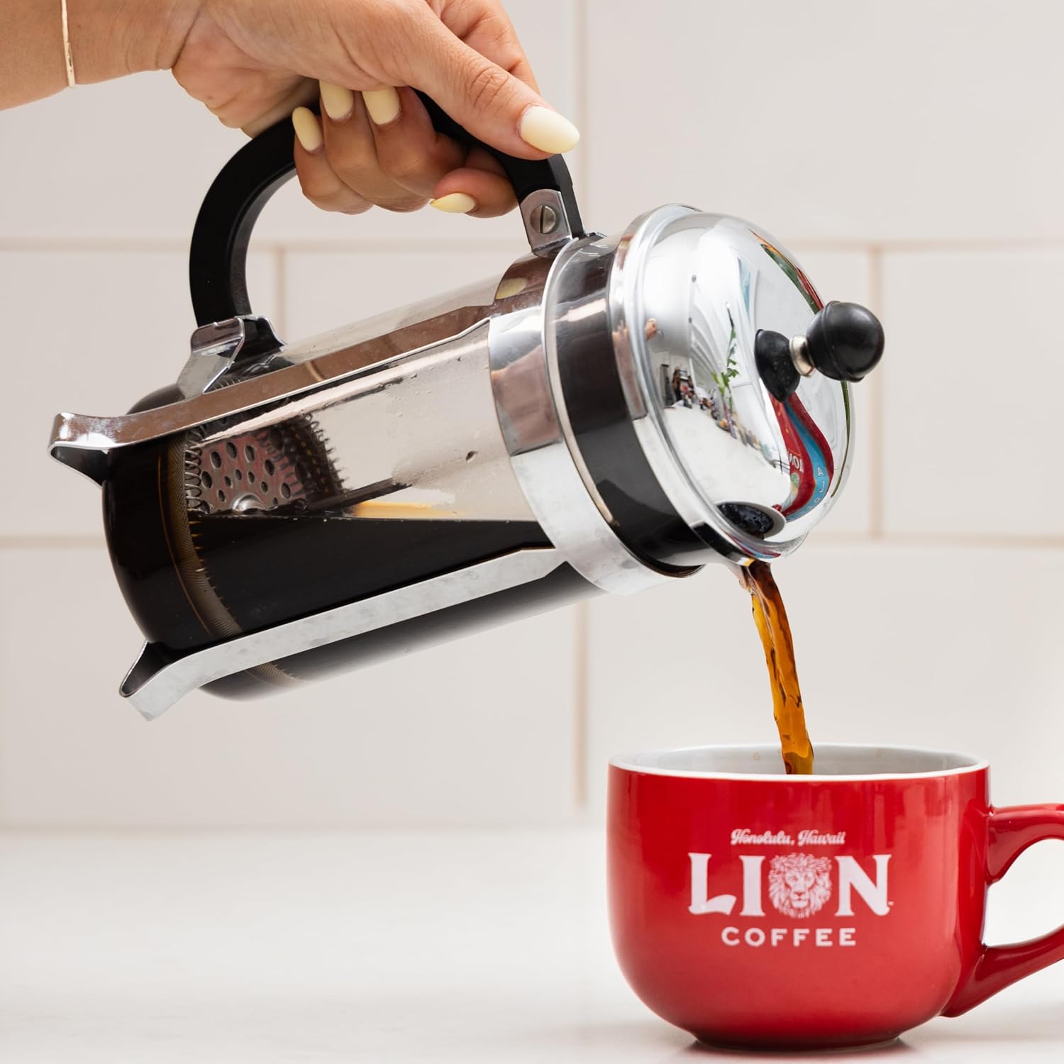 Lion Coffee 24K Gold Roast 100% Kona Whole Bean Coffee, Medium-Light Roast, A Taste of Aloha - 7 Ounce Bag