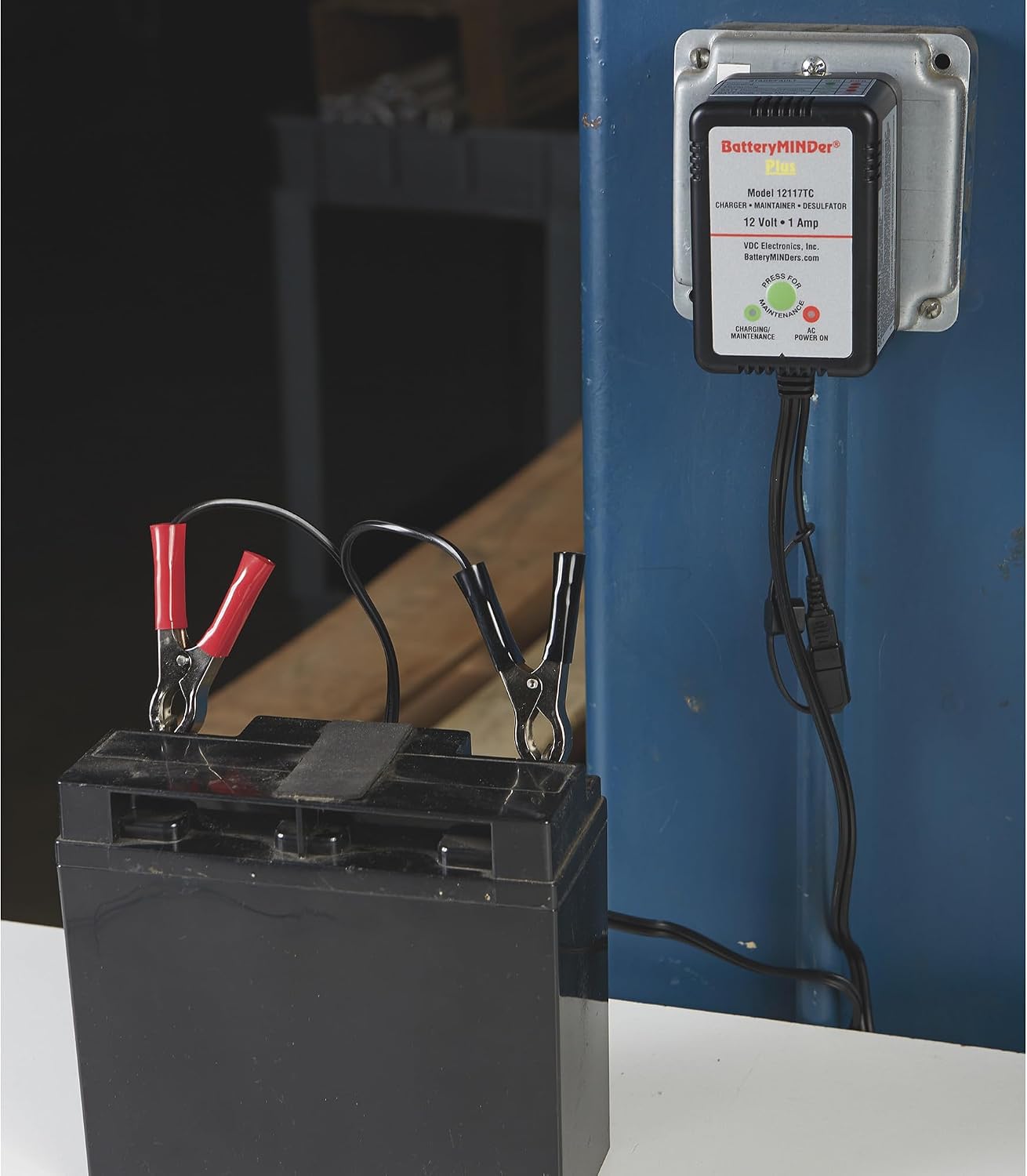 BatteryMINDer Plus Battery Charger/Trickle Charger/Desulfator- 12V 1A