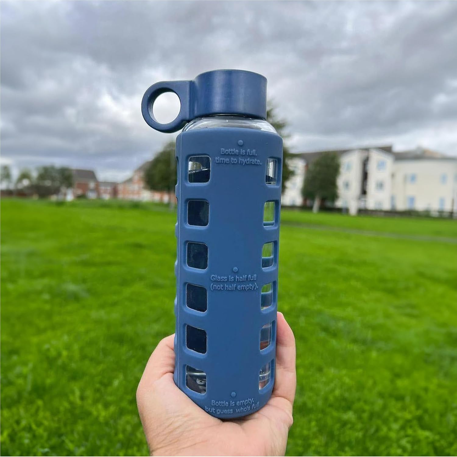 purifyou 40oz / 32oz / 22oz / 12oz Borosilicate Glass Water Bottle with Time & Volume Markers, Silicone Sleeve