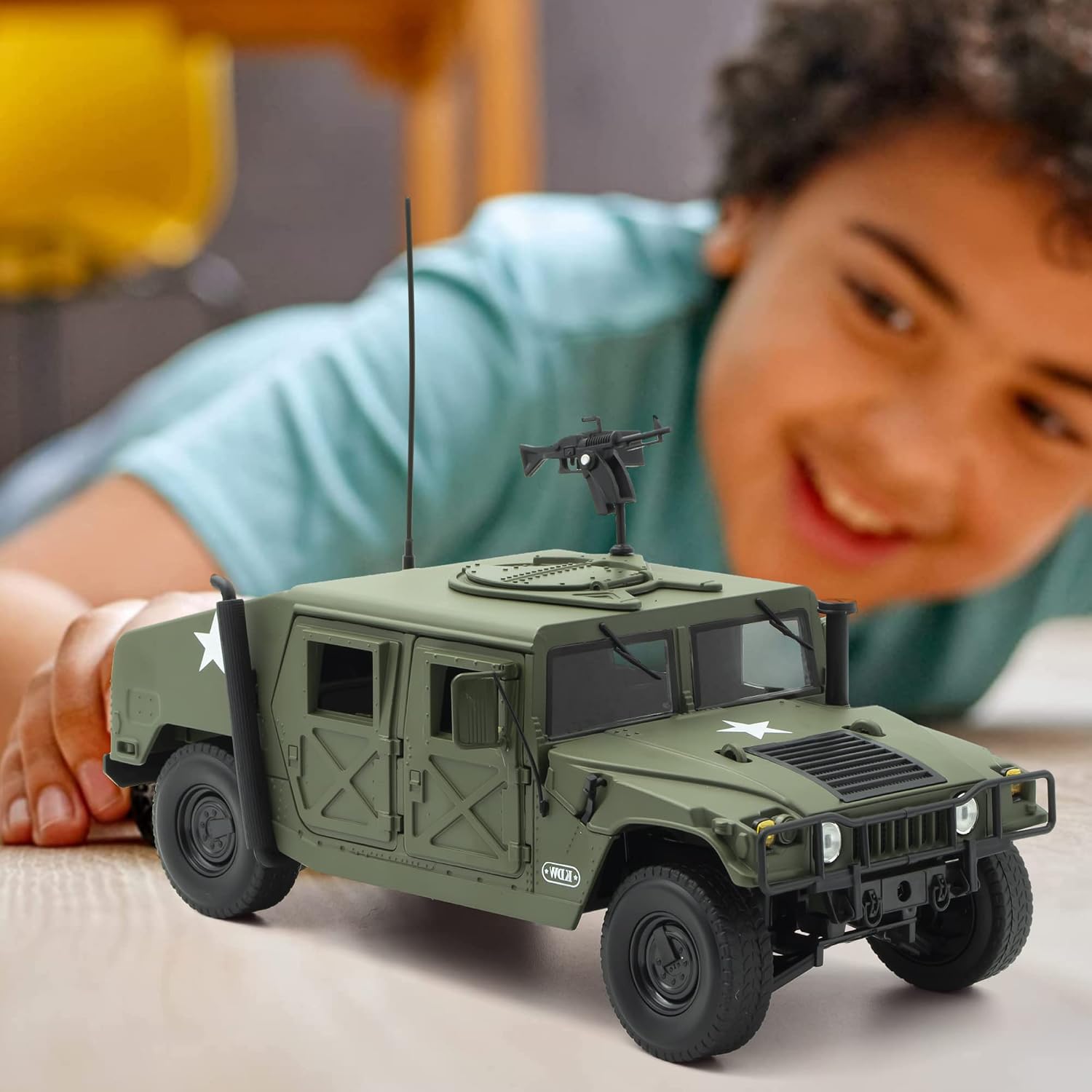 Die Cast Model Cars, 1/18 Scale Diecast Cars Metal Military Vehicles Toys, Army Toys Kids Car Friction Powered Armored Vehicle Model