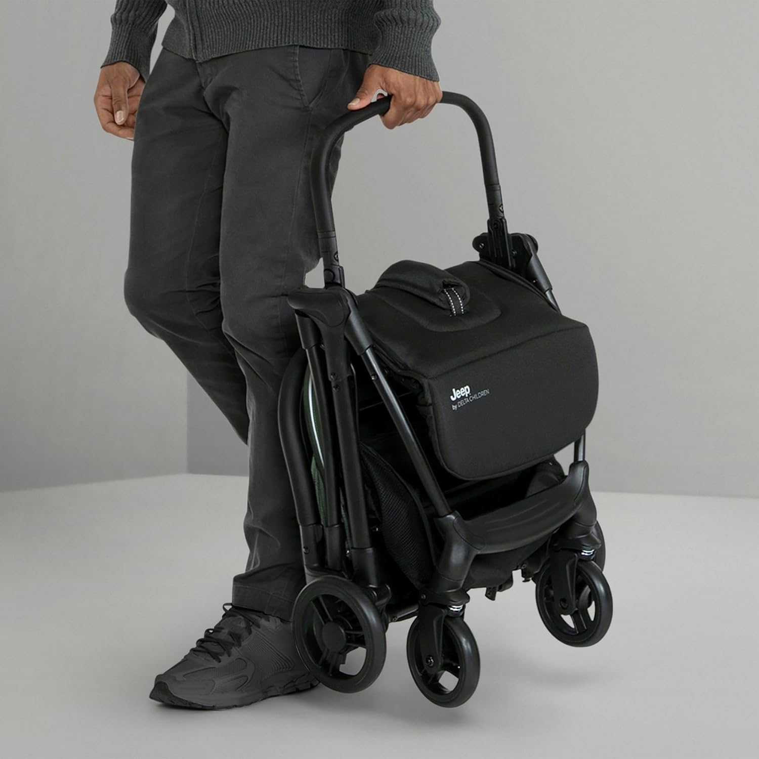 Jeep Altitude Compact Travel Stroller by Delta Children Greenguard Gold, Easy One Hand Fold, Lightweight, Extendable Canopy with Peek-a-Boo Window, Reclining Seat, 4 Wheel Suspension, Olive Green