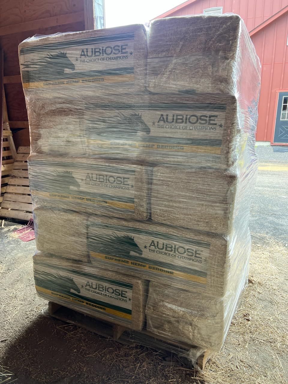 Aubiose French Hemp Bedding 44lb — Chicken Coop & Horse Stall Bedding | Ultra Low Dust, Odor Control