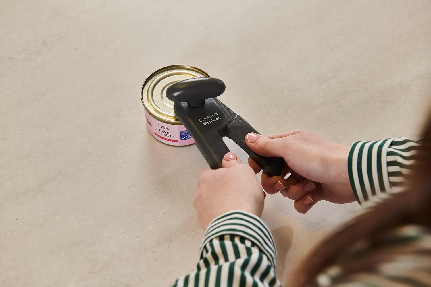 Culinare MagiCan, Manual Can Opener with Lid Release - Heavy Duty Lid Opener Kitchen Gadgets - Home Can Lid Opener Manual - Easy to Use Hand Held Effortlessly Open Cans, White, Stainless Steel