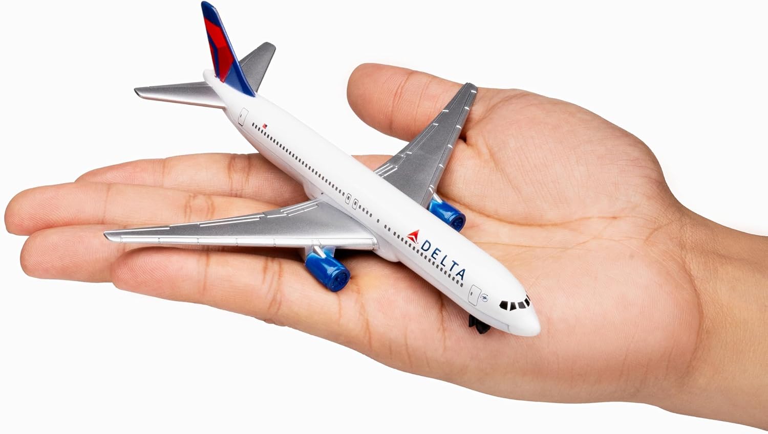 Daron Southwest Airlines Die-Cast Model Airplane Toy