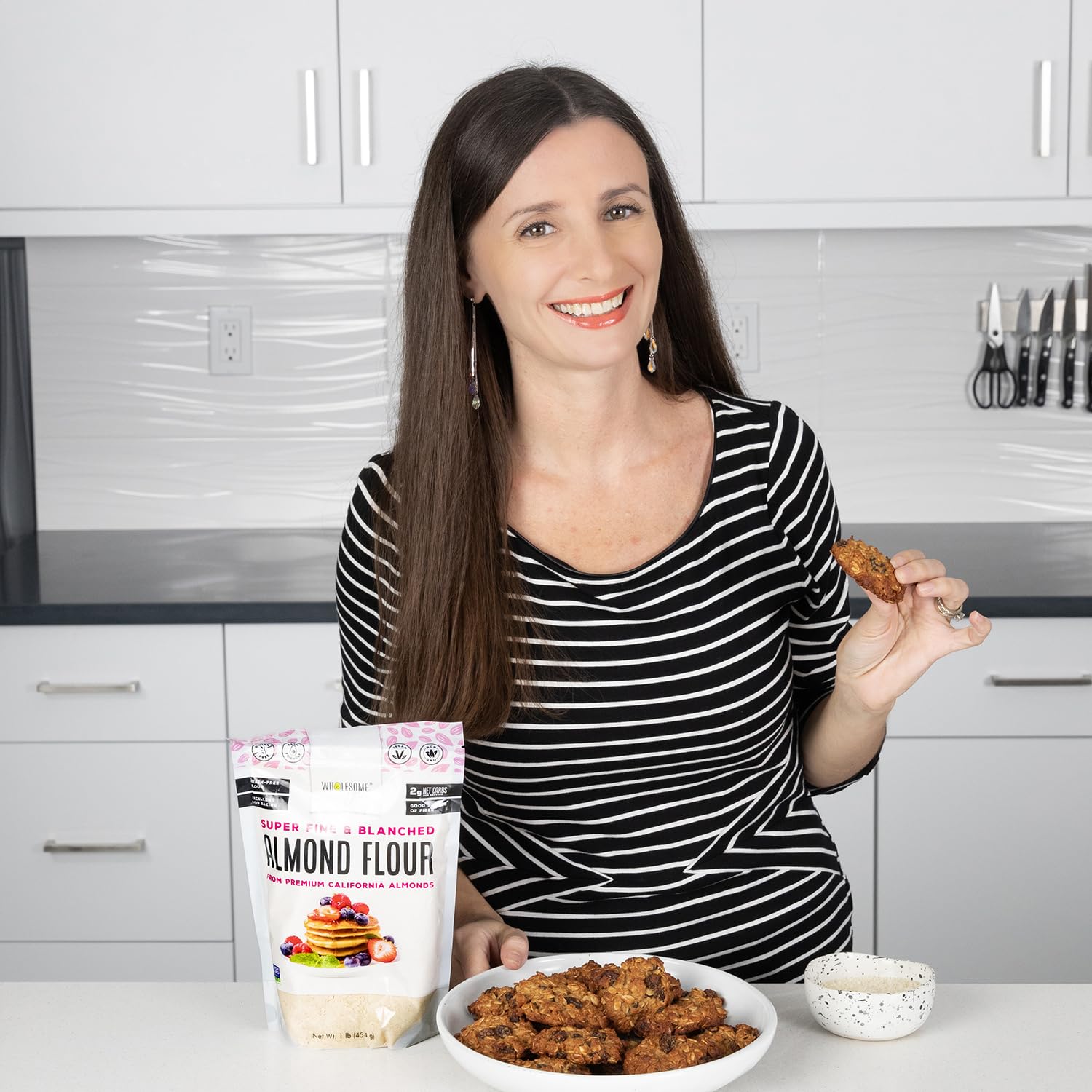 Wholesome Yum Premium Fine Blanched Almond Flour For Baking, Keto, Low Carb