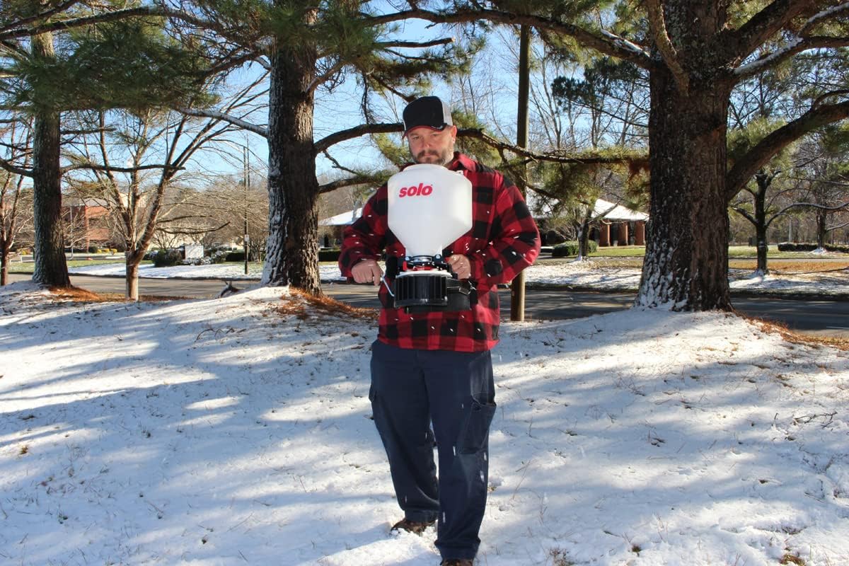 SOLO Inc 421 20-Pound Capacity Portable Chest-Mount Spreader with Comfortable Cross-Shoulder Strap - 421S, White, 20lb