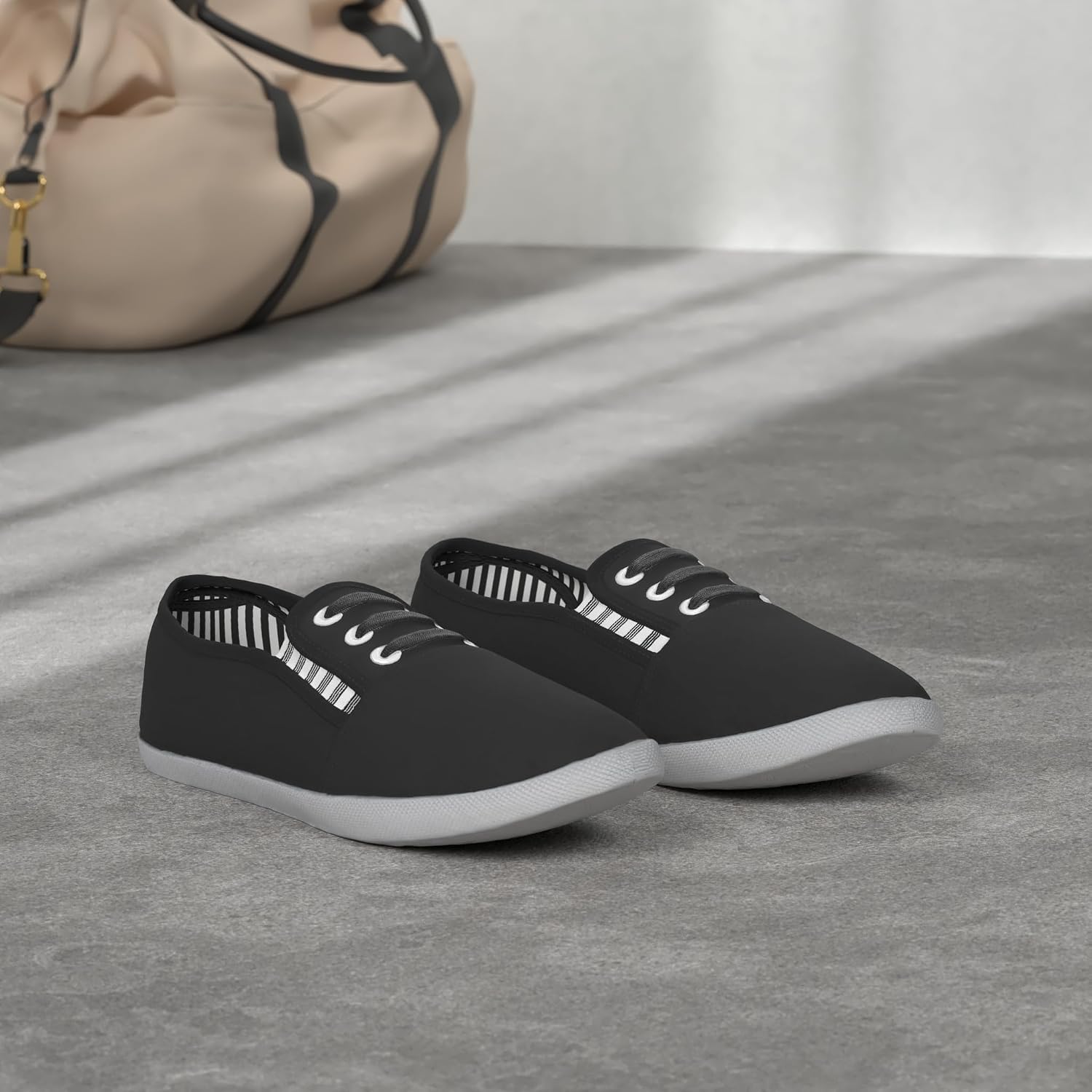 kufeiti Women's Canvas Slip On Shoes Sneakers for Women Fashion Comfortable White Black Elastic Sneakers for Women