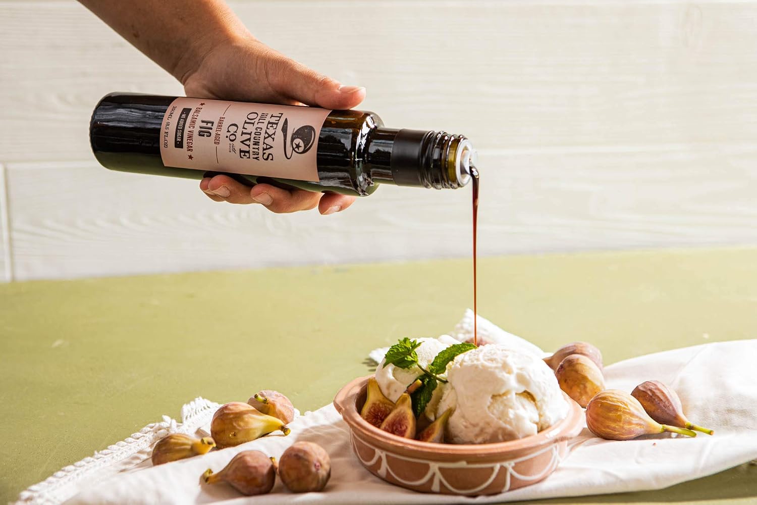 White Lemon Balsamic Vinegar - Gourmet Barrel Aged Infused Balsamic Vinegar - Great for Dressing Dipping Glazing - No Artificial Flavors or Added Sugar - Made in Texas (8.5 oz)