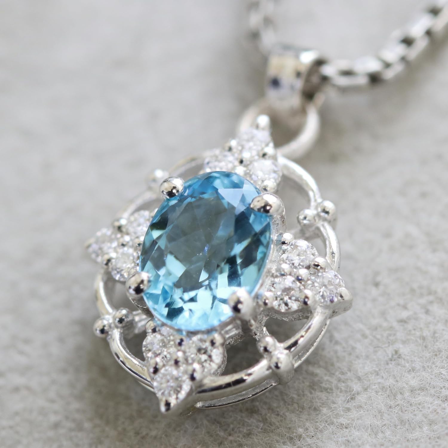 1Pc Beautiful Geometric Openwork Diamond-Encrusted Copper Zircon Silver Pendant Necklace, Perfect For A Woman's Everyday Occasions, Weddings