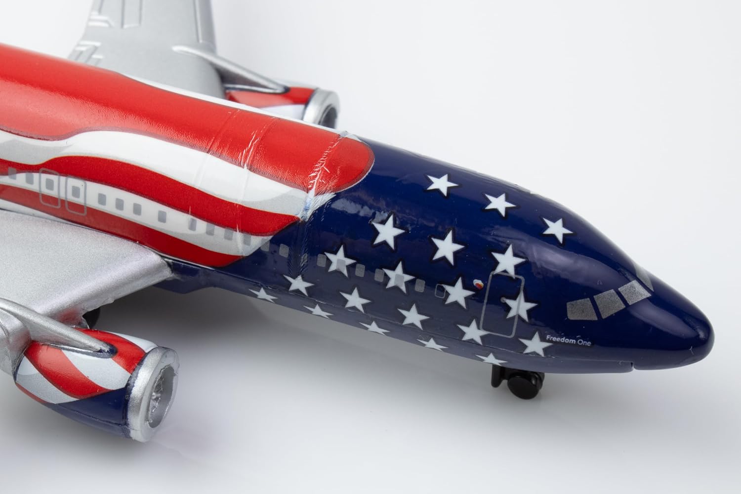 Daron Southwest Airlines Die-Cast Model Airplane Toy