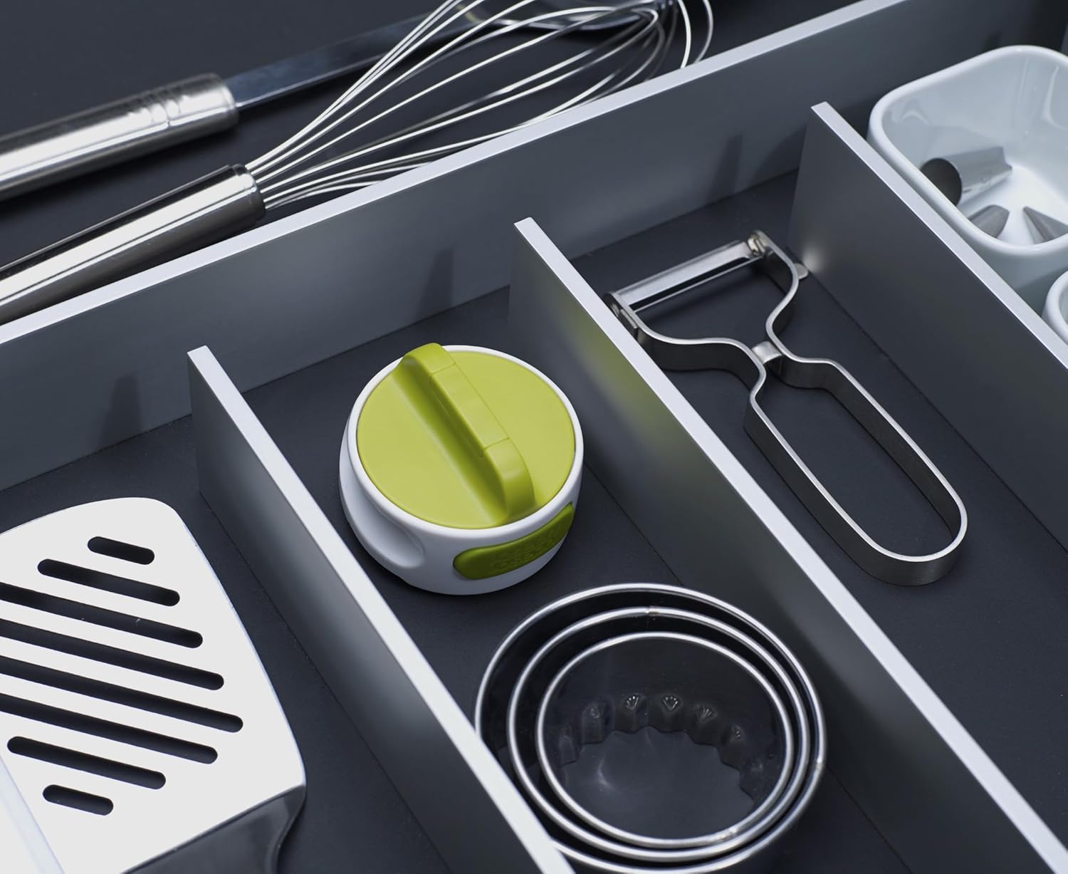 Joseph Joseph Can-Do Plus Compact Can Opener Manual Easy Twist Pull Tab Stainless Steel Portable Space-Saving, White