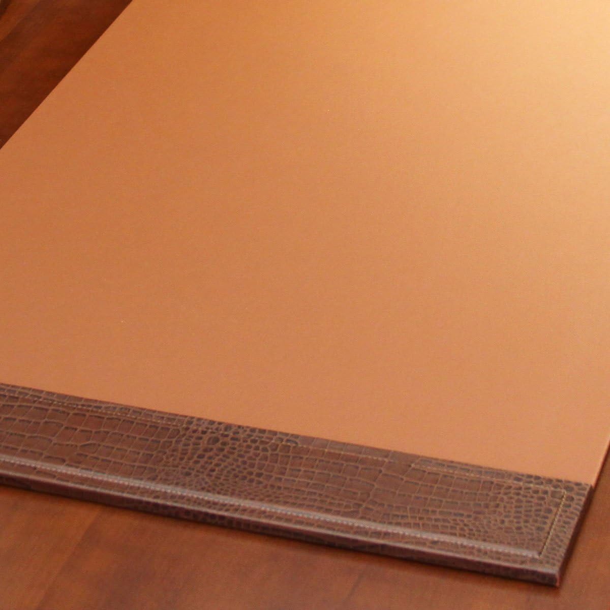 DACASSO Crocodile Embossed Leather Desk Pad with Side Rails - Luxury Leather Desk Blotter for Writing - Padded Executive Desk Surface Protector