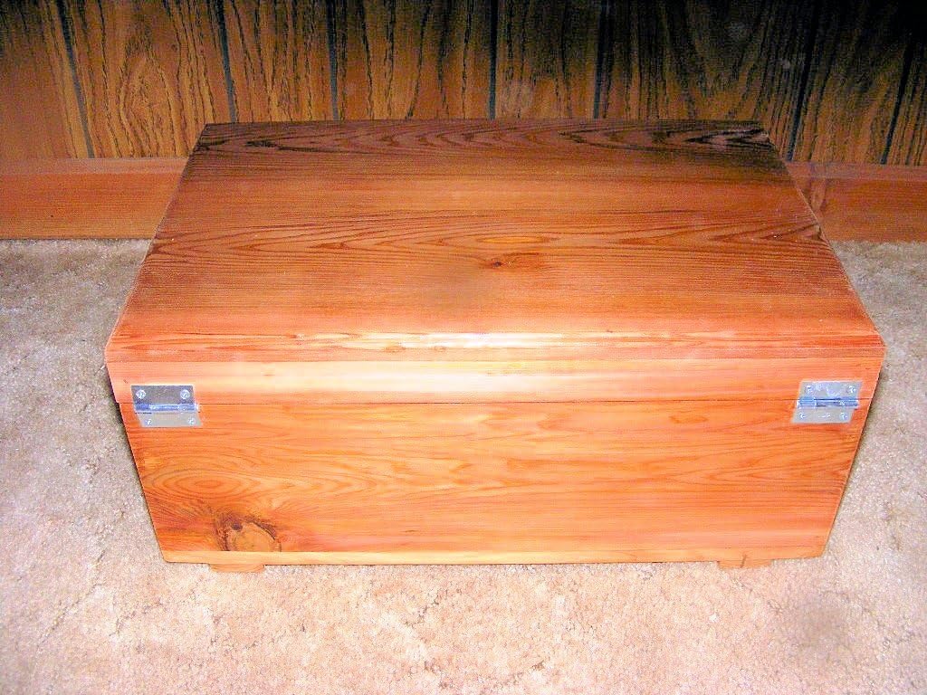 Steve's Gift Shoppe Large Cedar Treasure Box or Storage Box - Size 20 x 14 x 9 Inches
