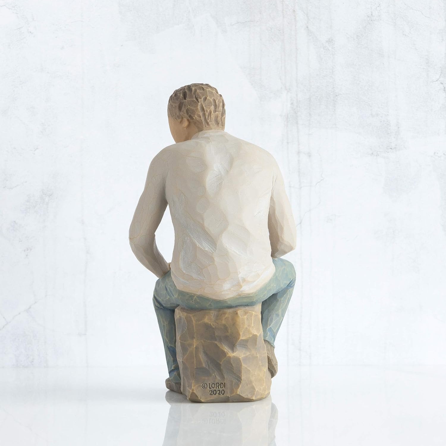 Willow Tree Happiness, Sculpted Hand-Painted Figure | Cast from a Susan Lordi Original Carving, Meaningful Keepsake Gift for Loved Ones, Display on Shelf, Table or Mantel