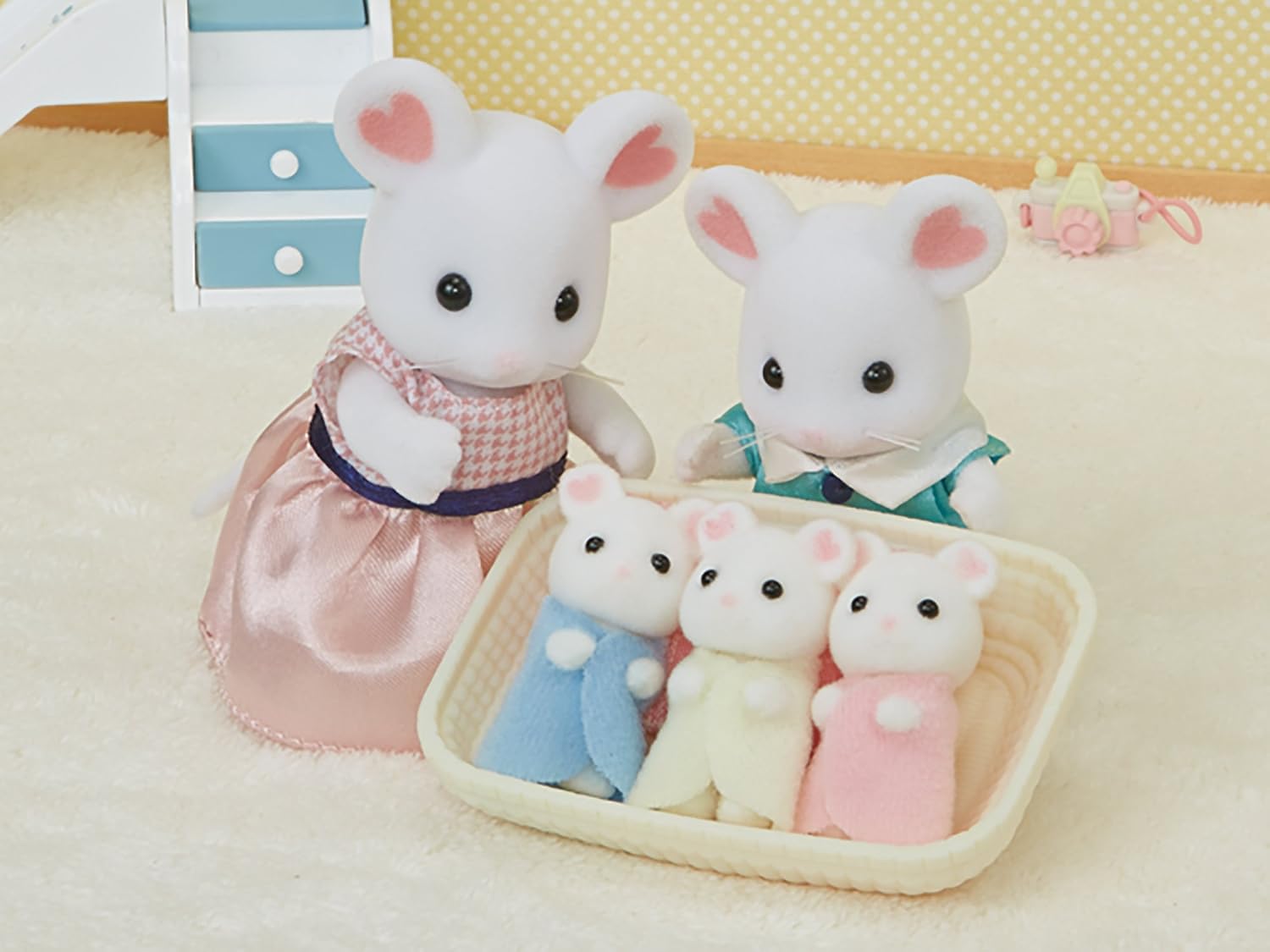 Sylvanian Families Epoch Doll [Silk Cat Baby] Ni-89 ST Mark Certified, for Ages 3 and Up, Toy, Doll House, Sylvanian Families, Epoch