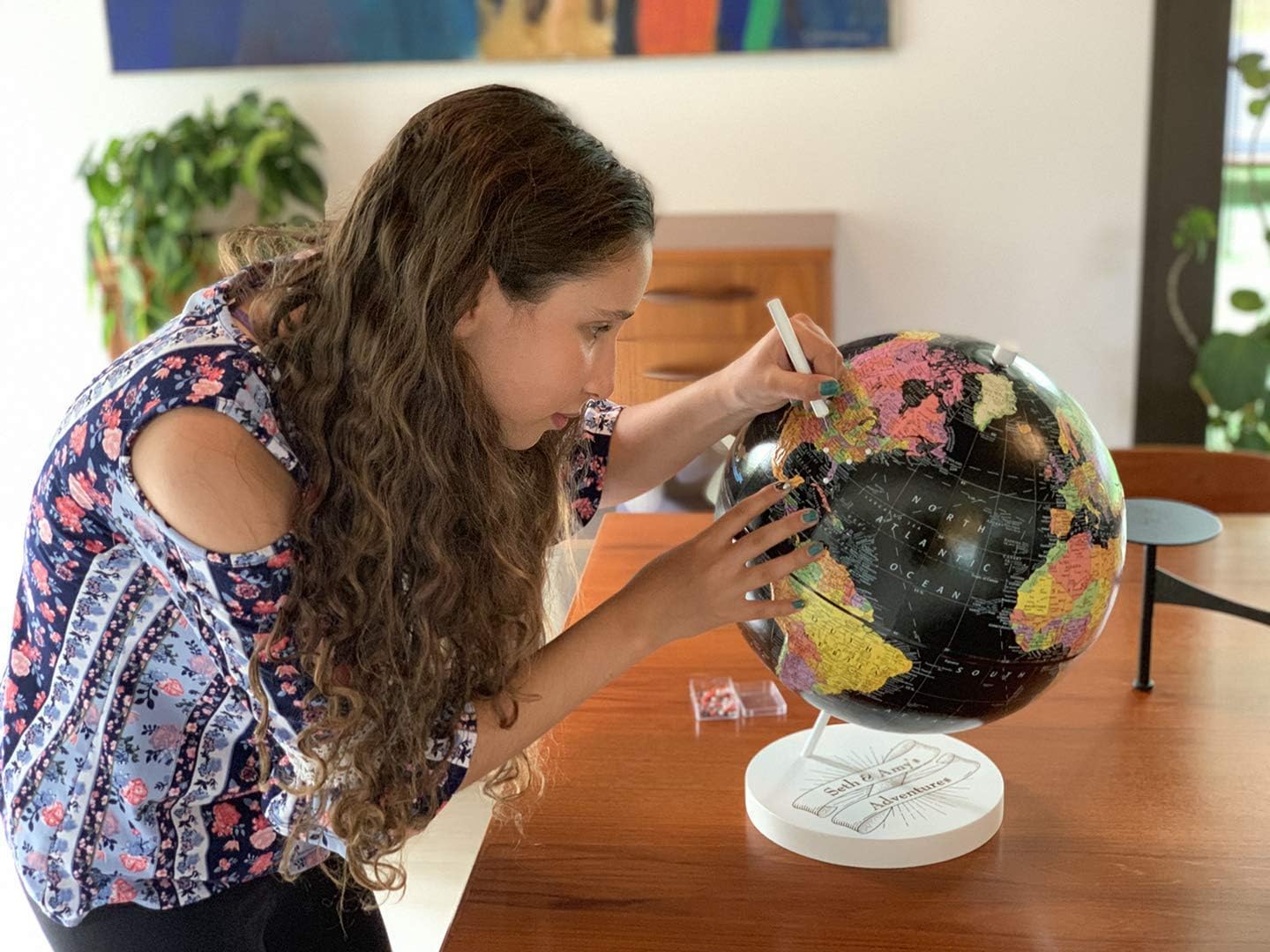 Wendy Gold Studios Classic Push Pin Globe, Ivory - World Travel Globe with Push Pins to Track Your Travels