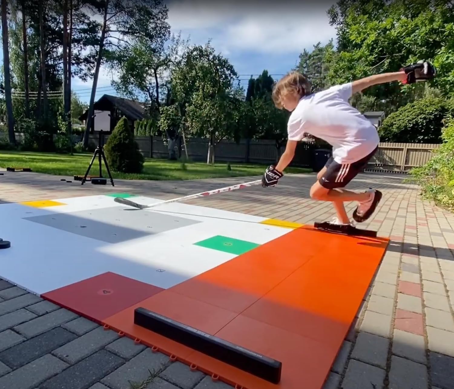 Slide Board for Cardio, Core & Leg Training – Indoor & Outdoor Sliding Exercise Board – Includes Booties – – Home Gym Workout Equipment