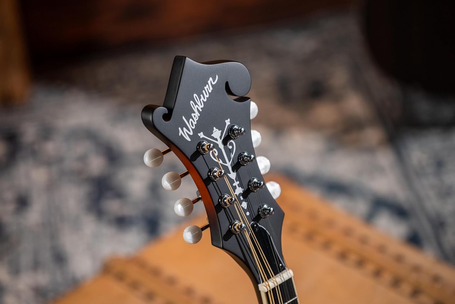 Washburn M3SEBRK F-Style Mandolin Brown Burst | Spruce top; Maple back and sides