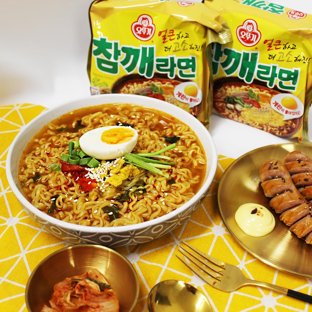 OTTOGI Spicy Sesame Flavor Ramen – Korean Instant Noodle with Egg Block, Spicy Sesame Broth, 4.05 oz (Pack of 5)