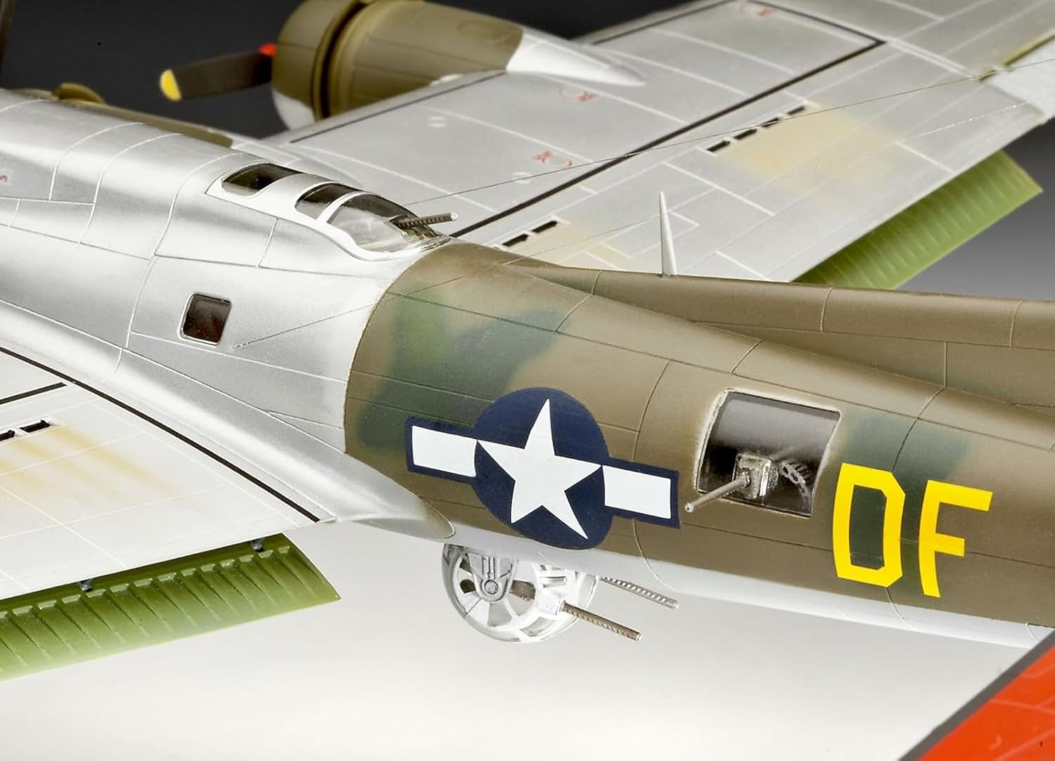 Revell of Germany 04283 B-17G Flying Fortress