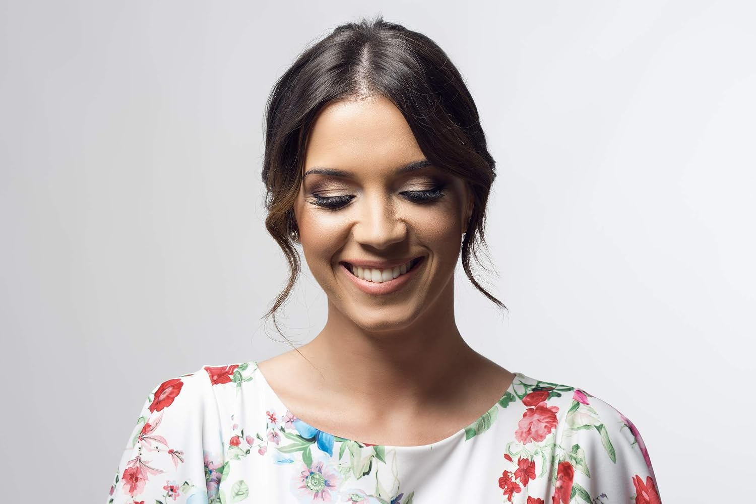 Natural Lightweight Cream Foundation, Flawless Finish - Neutral No. 10 | Organic cream foundation in Neutral No. 10 — buildable coverage with nourishing botanicals ideal for dry skin