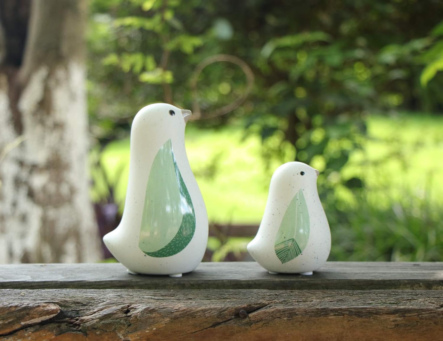 Unique Sitting Birds Figurines with Green Leaf Wings, Animal Statues, Home Garden Décor Tabletop Ornament A (Set of 2)
