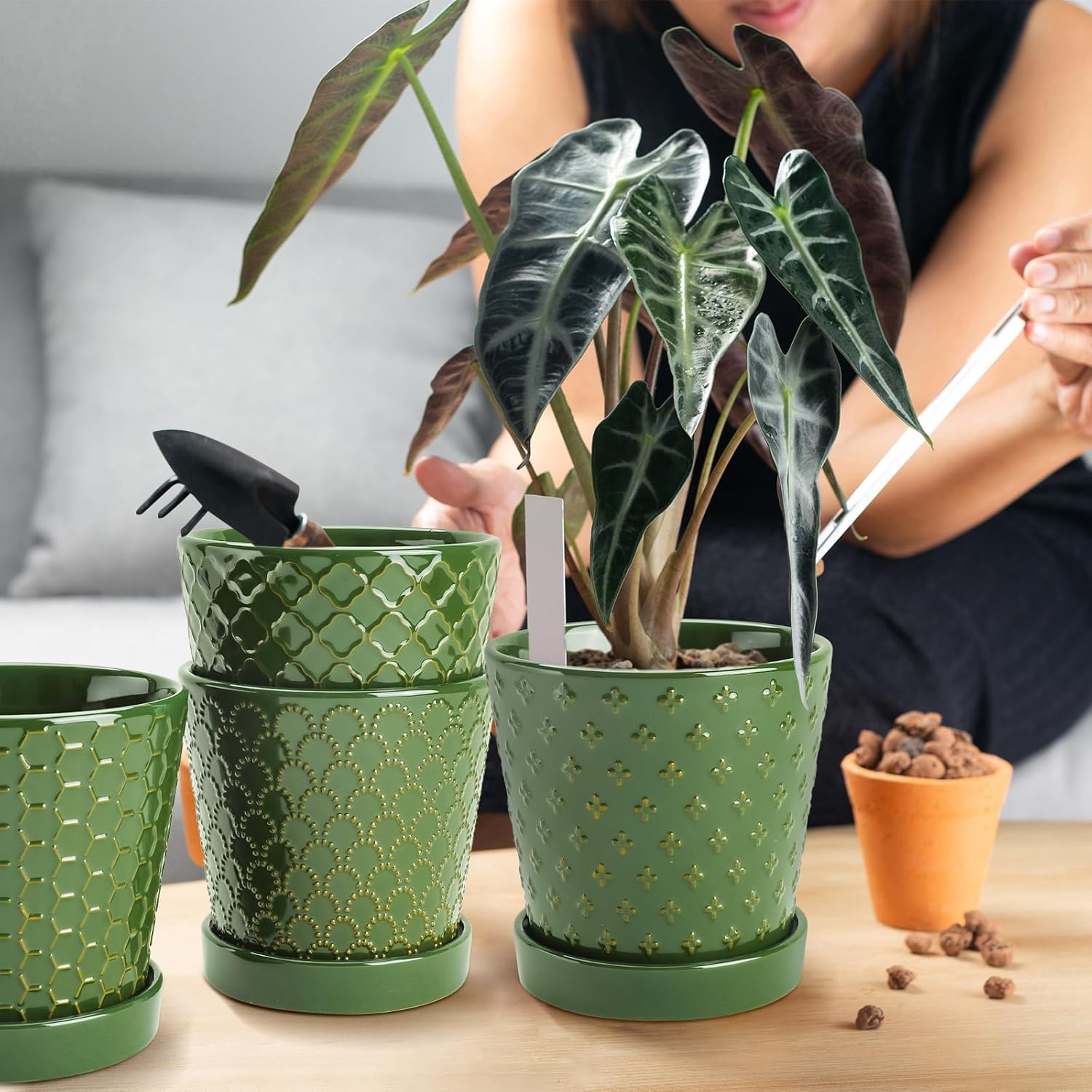 EFISPSS Ceramic Plant Pots, 5 Inch Planters with Drainage Holes and Ceramic Tray, Relief Design Flower Planter