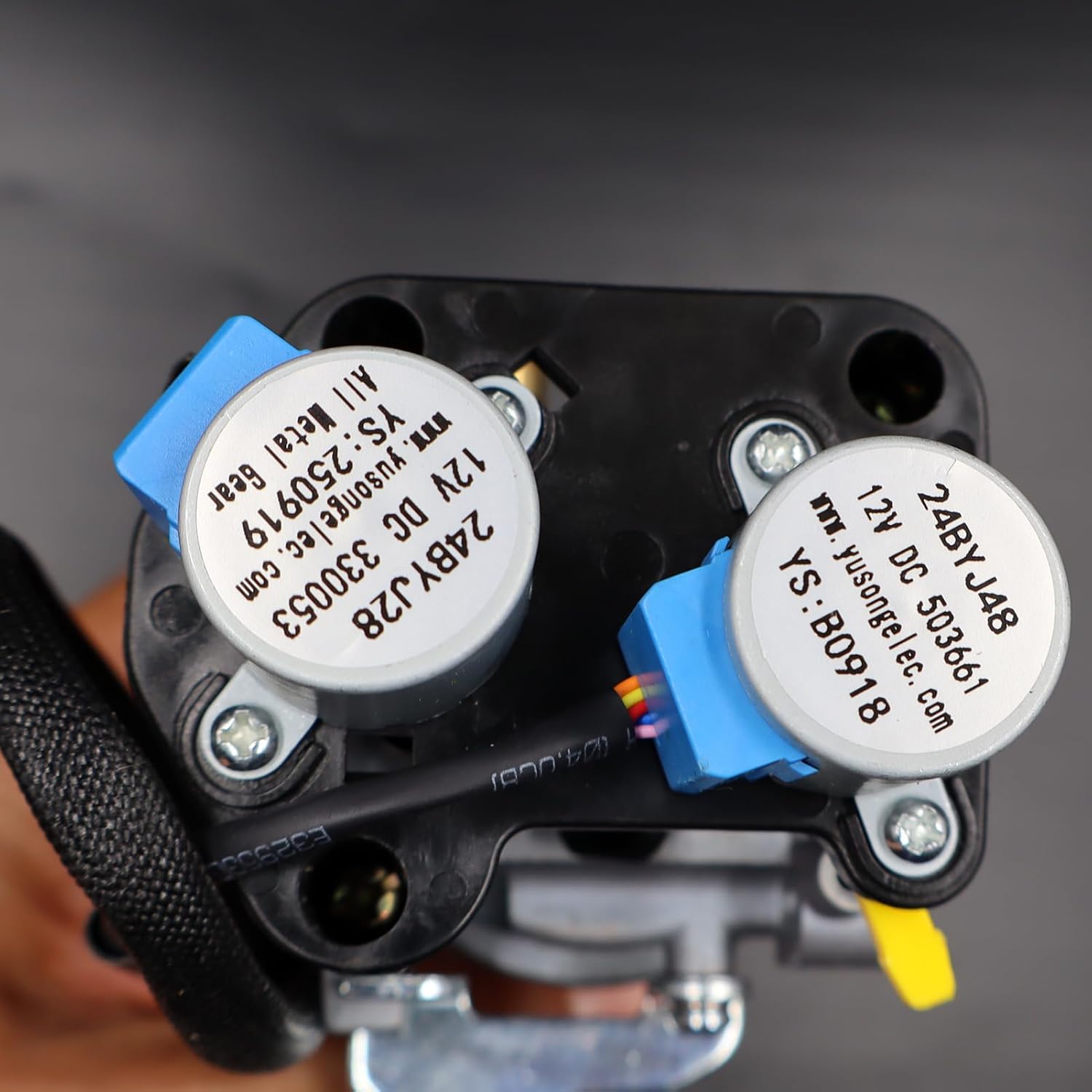 Huayi OEM Carburetor Compatible with Predator Dual Fuel Inverter Generator | 5000-Watt 71367 70143 Replacement Carb kit