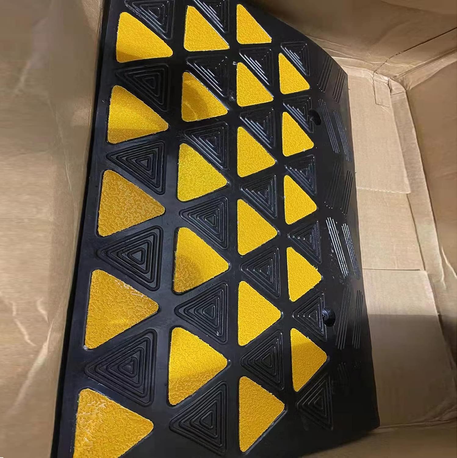 BESEA 6 Inch High Rubber Curb Ramp 23.6" Long, Heavy Duty Driveway Ramp