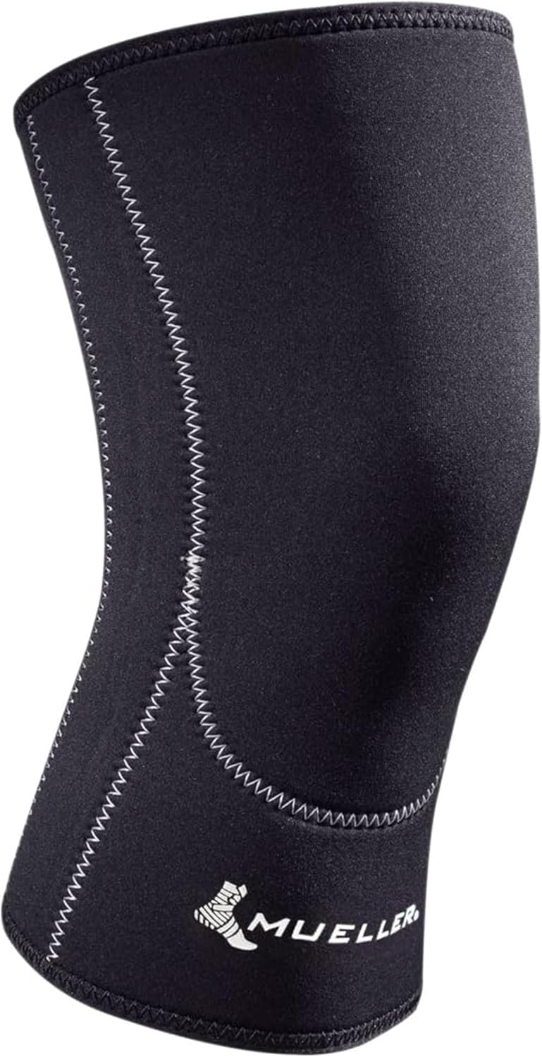 Mueller Sports Medicine Closed Patella Knee Sleeve, Knee Pain Relief Support for Men and Women, Ideal for Arthritis, Sprains, Black