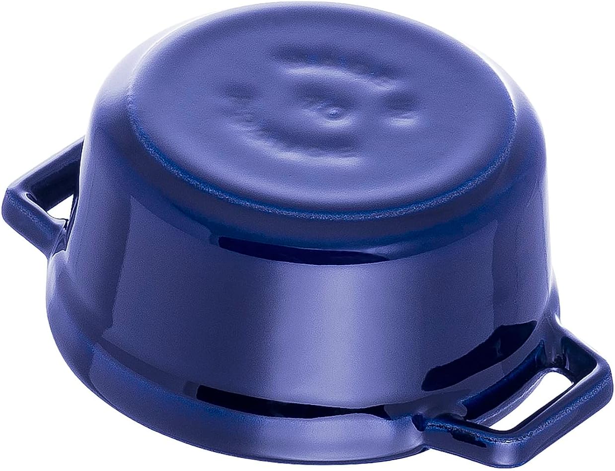 Staub Round Cocotte - 5.5Qt - Grenadine