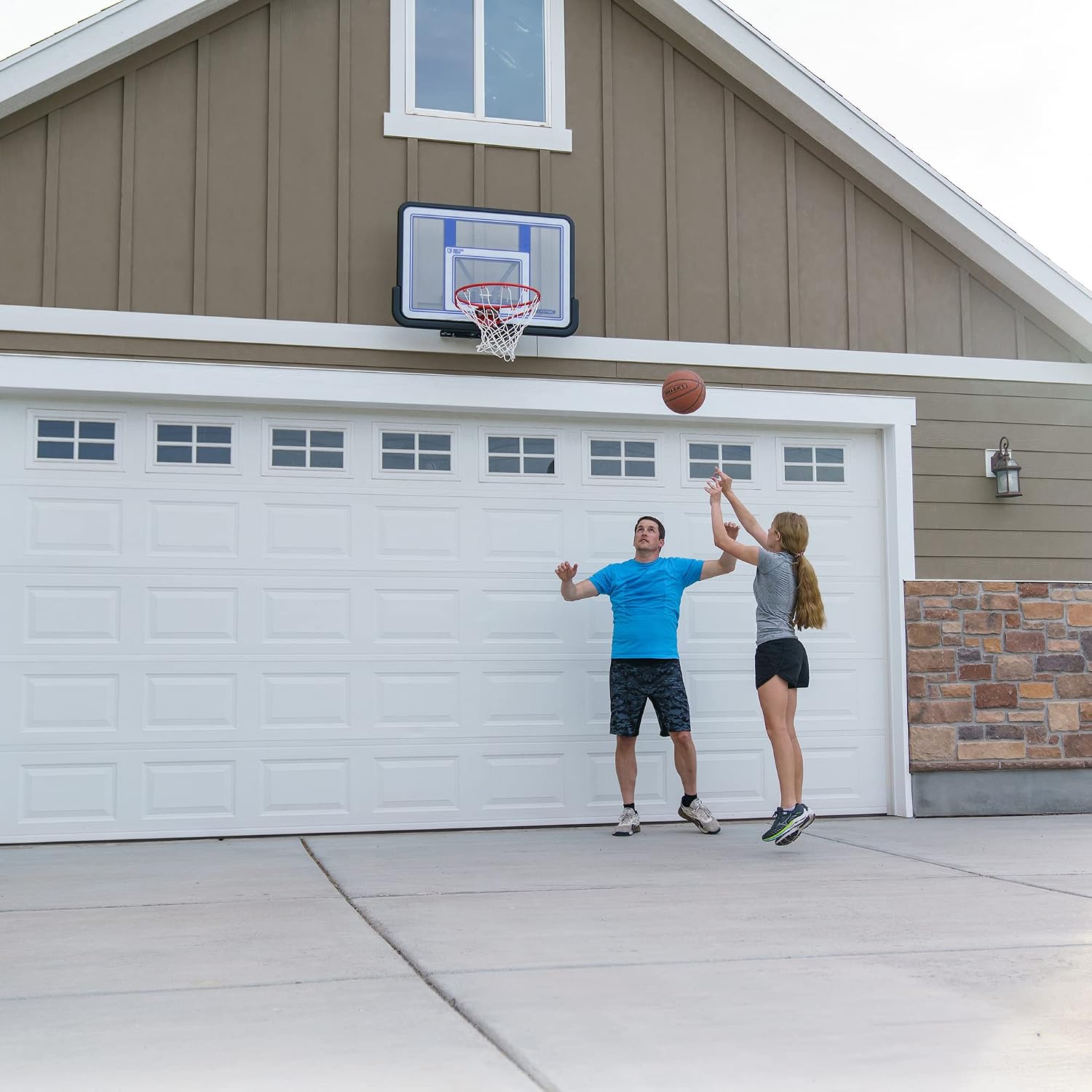 Lifetime 73650 44 Inch Shatterproof Backboard and Rim Combo Kit