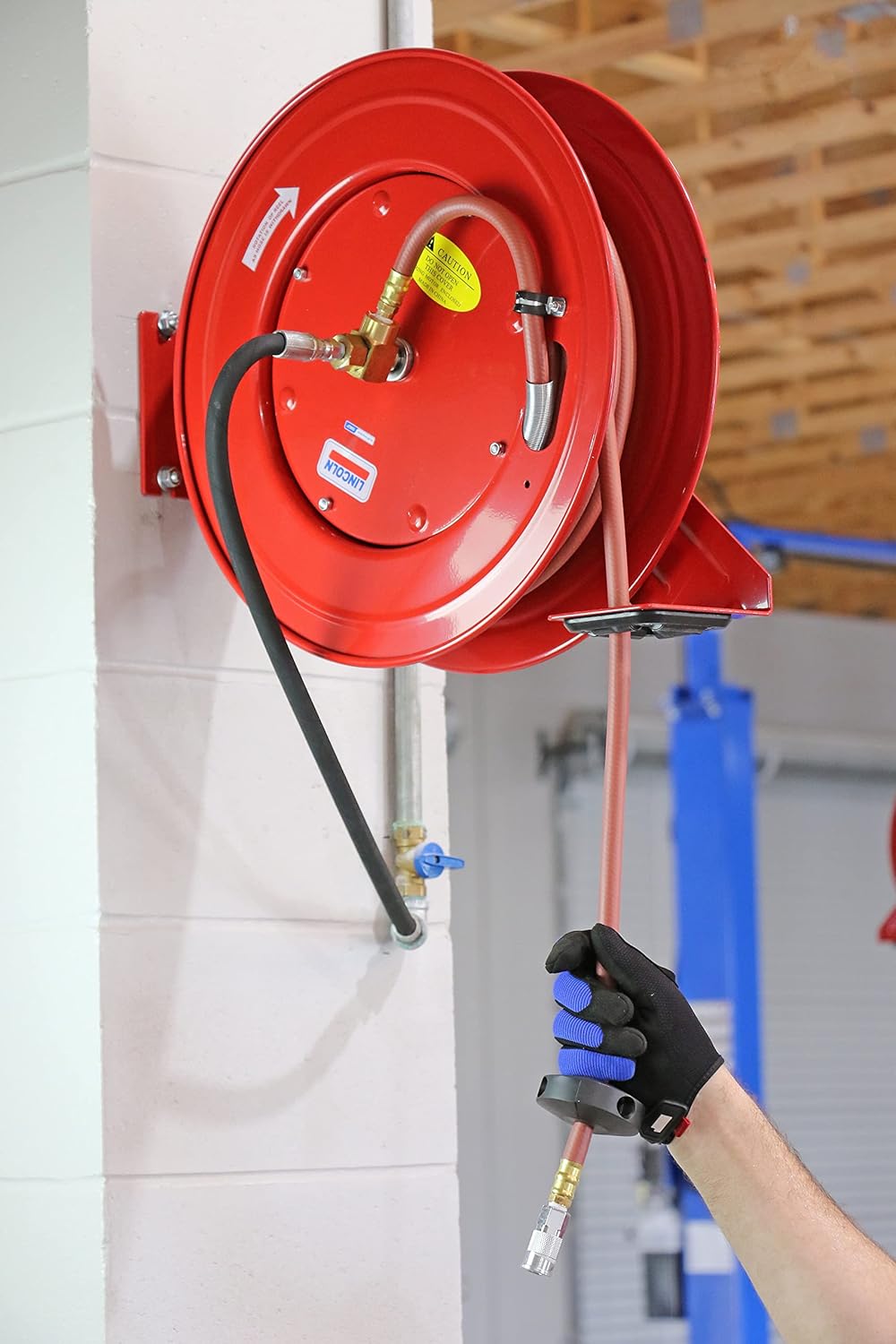 Lincoln 83753 Value Series Air/Water Retractable Hose Reel with 50' x 3/8" Rubber Air Hose, 1/4" NPT, 300 PSI, Slotted Mounting Base