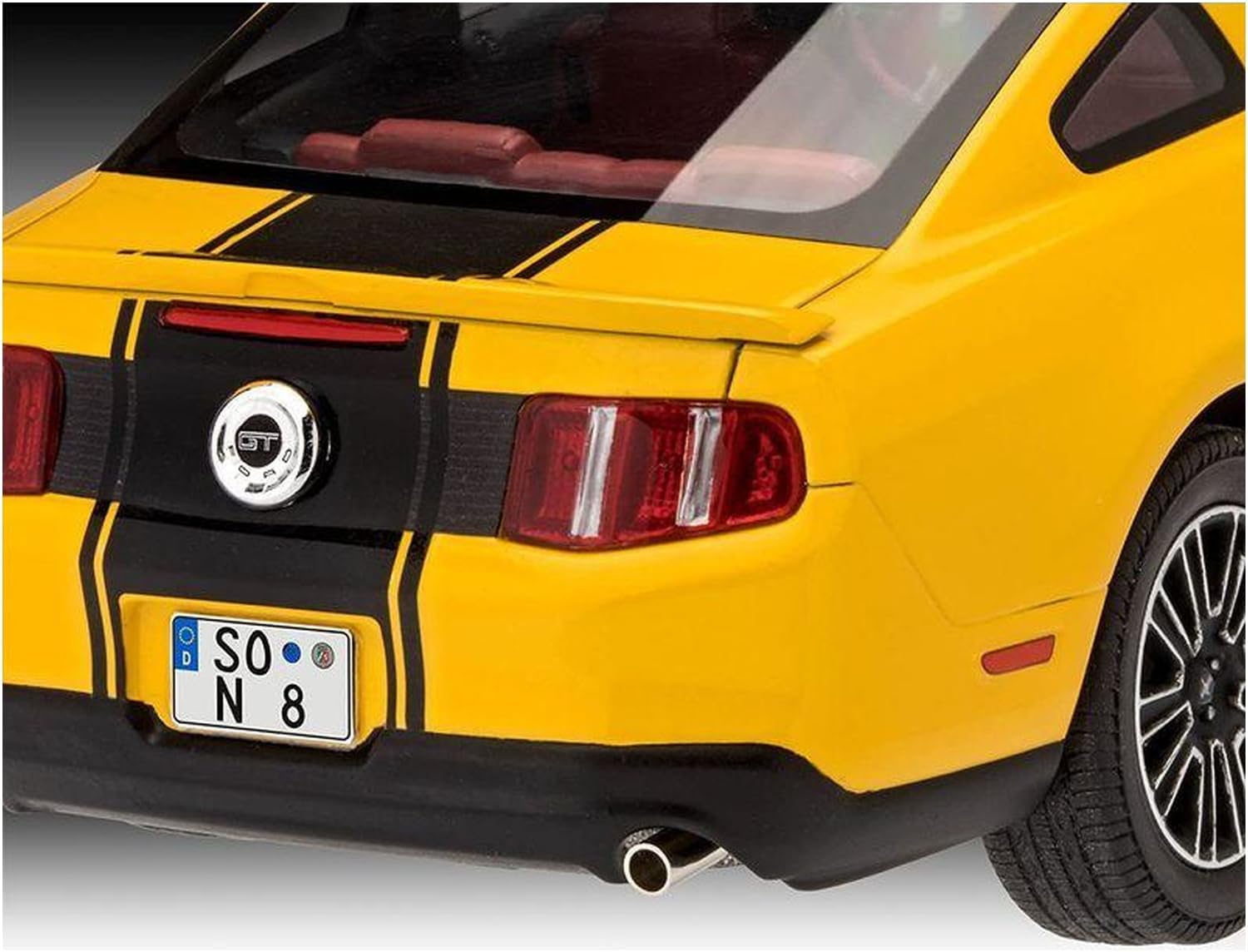 Revell 2010 Ford Mustang GT (RV07046)