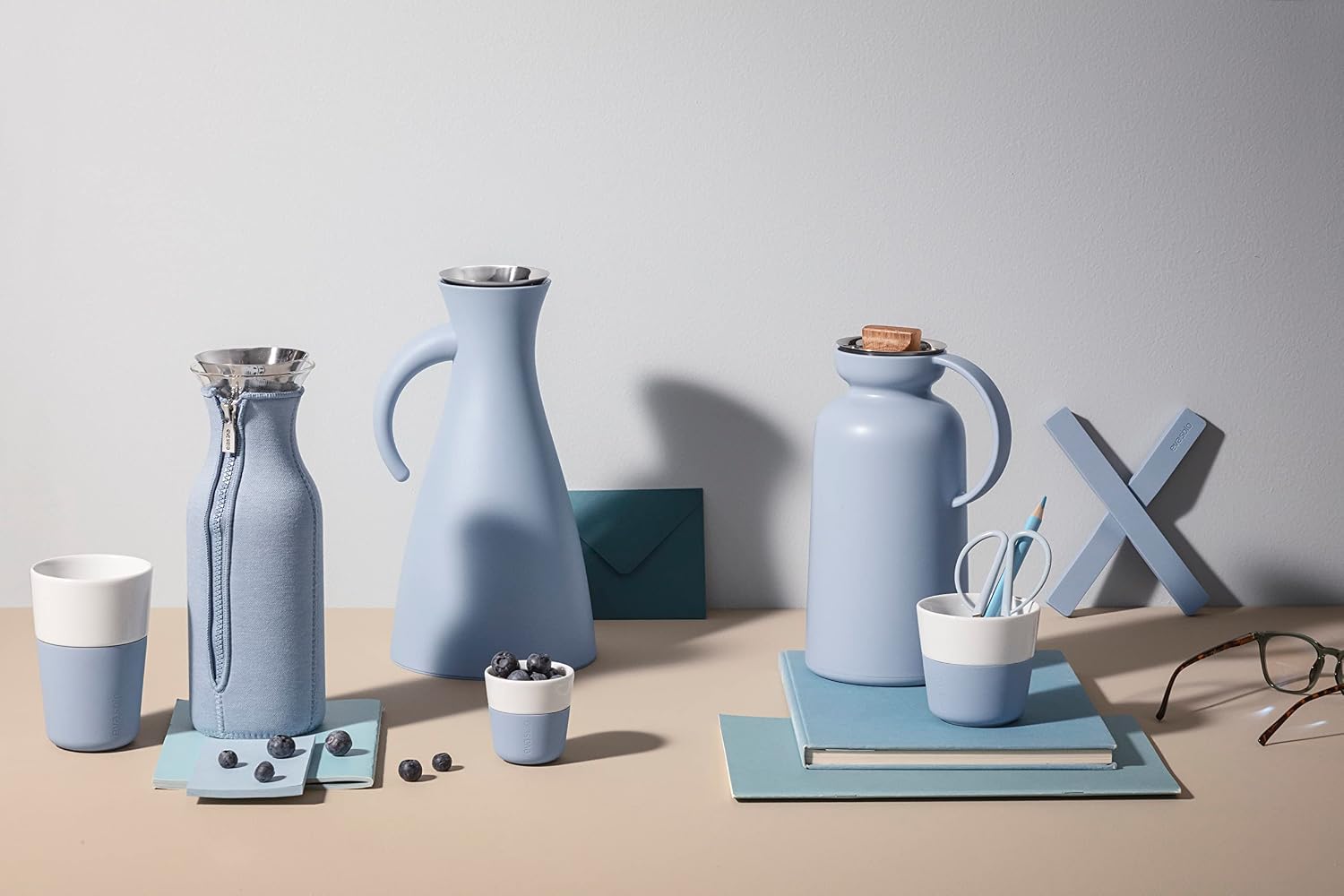 Eva Solo | 2 Lungo Tumbler Mugs | 8 oz Porcelain Coffee Cup Tumblers with Silicone-coated Grip | Danish Design, Functionality & Quality | Black