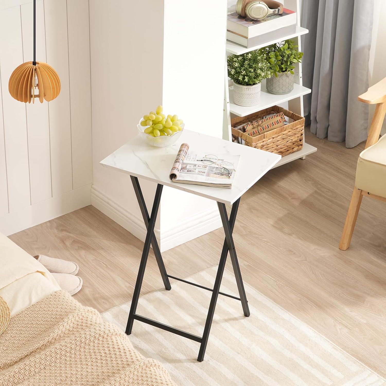 HOOBRO Folding TV Tray Tables, Set of 4 TV Trays with Storage Rack, Industrial Side Table for Eating at Couch, Foldable Snack Table for Small Space