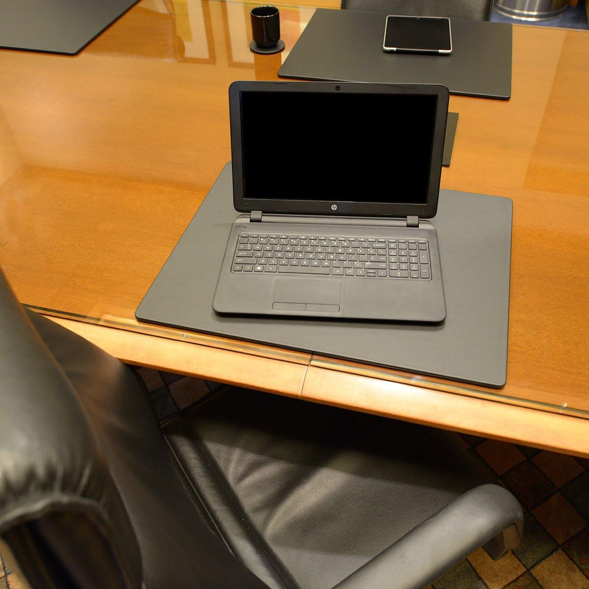 Dacasso Classic Leatherette Mat Desk pad, 24 x 19, Black (P1027)