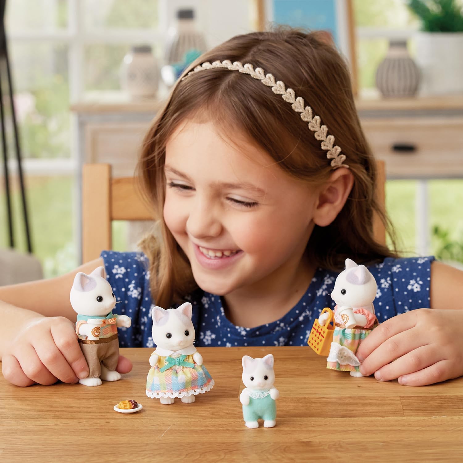 Calico Critters, Sandy Cat Family, Dolls, Dollhouse Figures, Collectible Toys, Premium, 3 inches