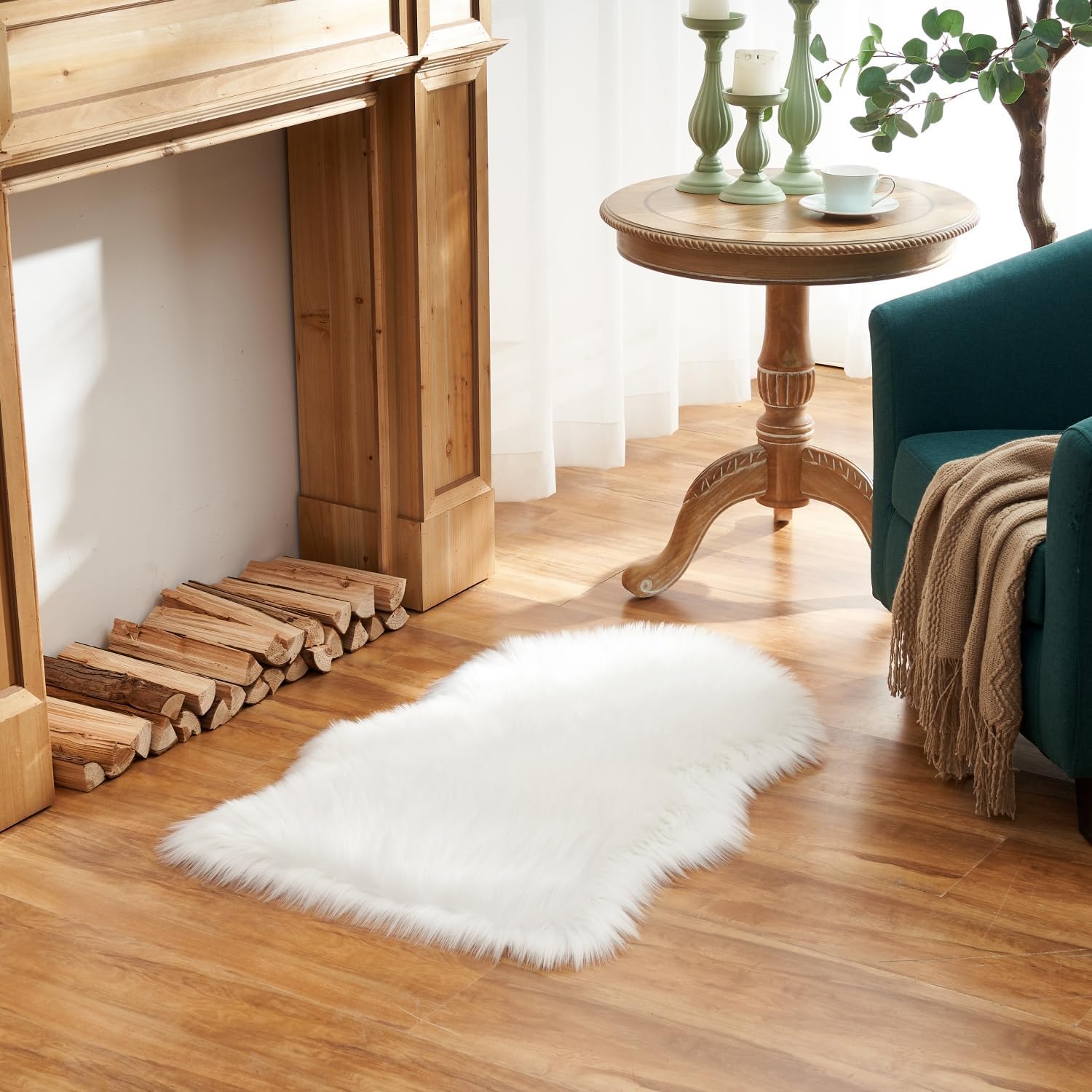 EasyJoy Ultra Soft Fluffy Shaggy Area Rug Faux Fur Rug Chair Cover Seat Pad Fuzzy Area Rug for Bedroom Floor Sofa Living Room (2 x 6 ft Sheepskin